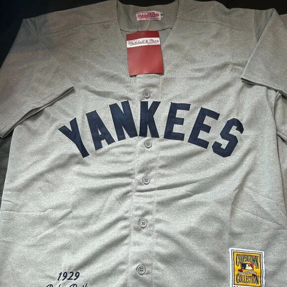 Mitchell & Ness Gray Yankees Jersey - Picture 2 of 13